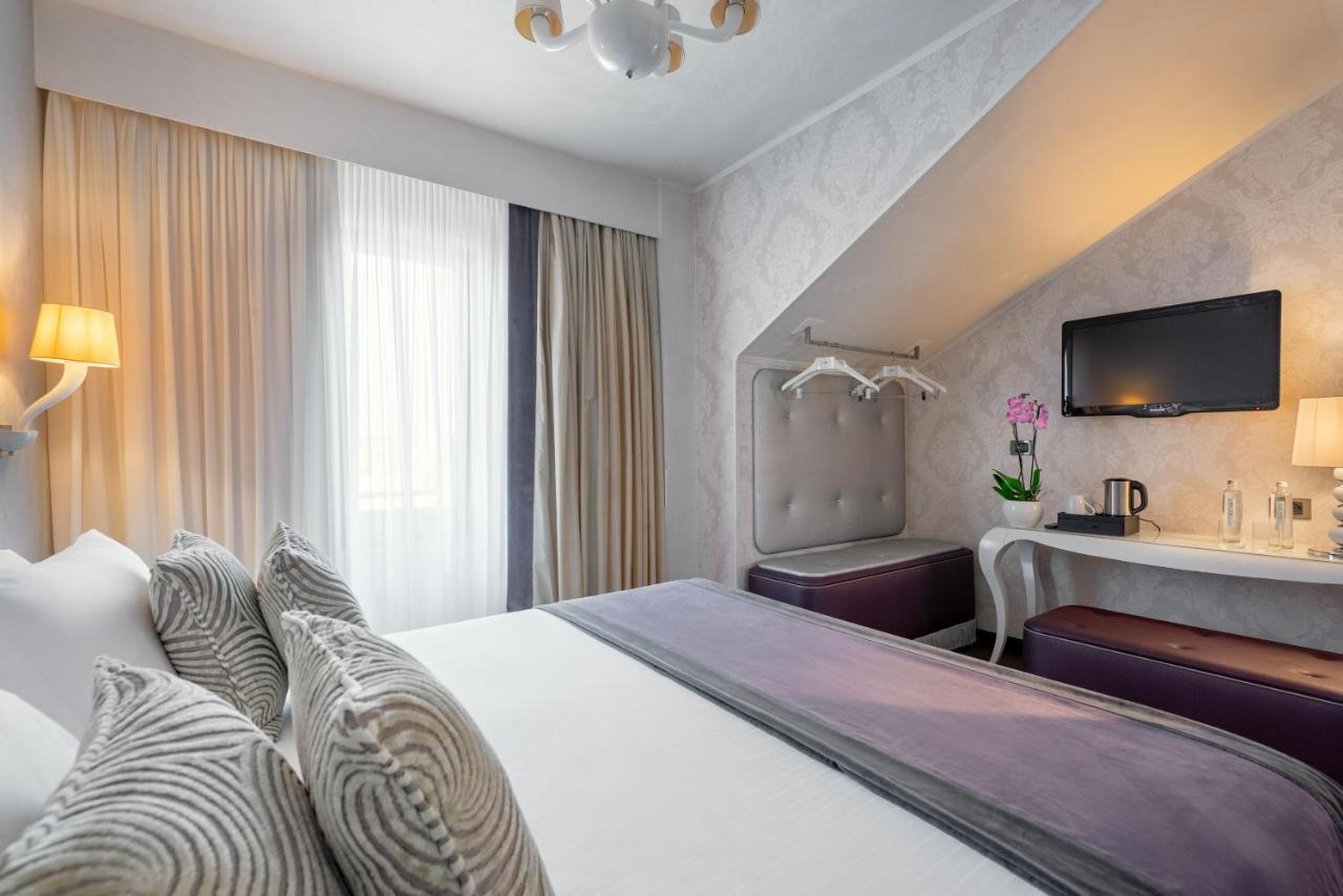 Terrace Suite with Jacuzzi,1077208267:JPEG