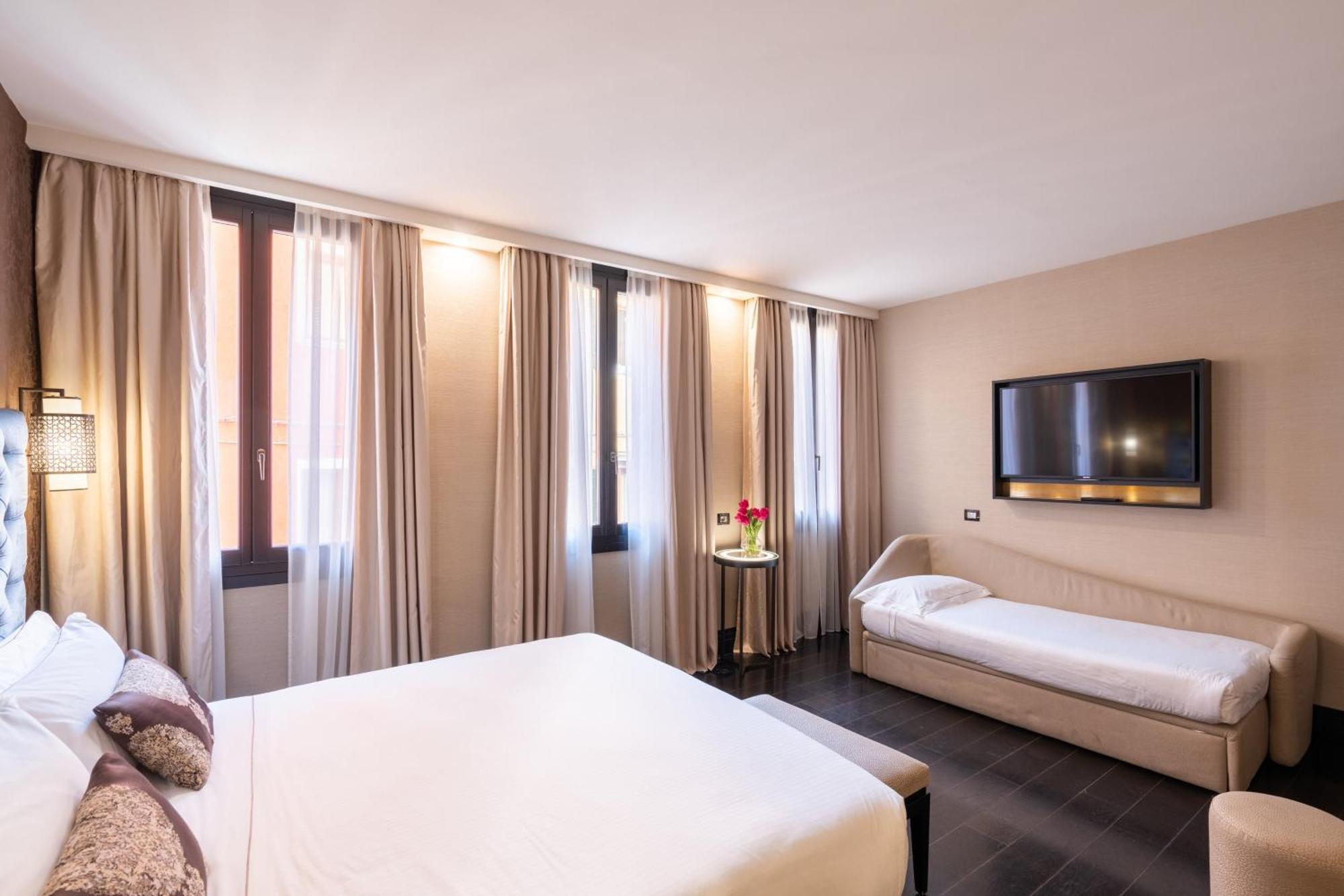 Chambre Lit King-Size Premium avec Canapé-Lit