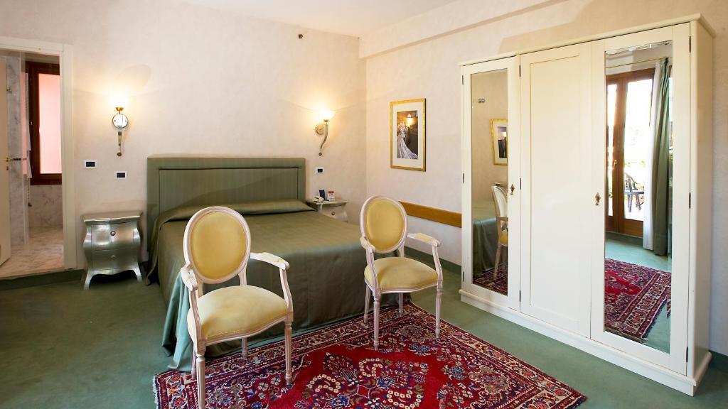 Classic Triple Room,61934506:JPEG